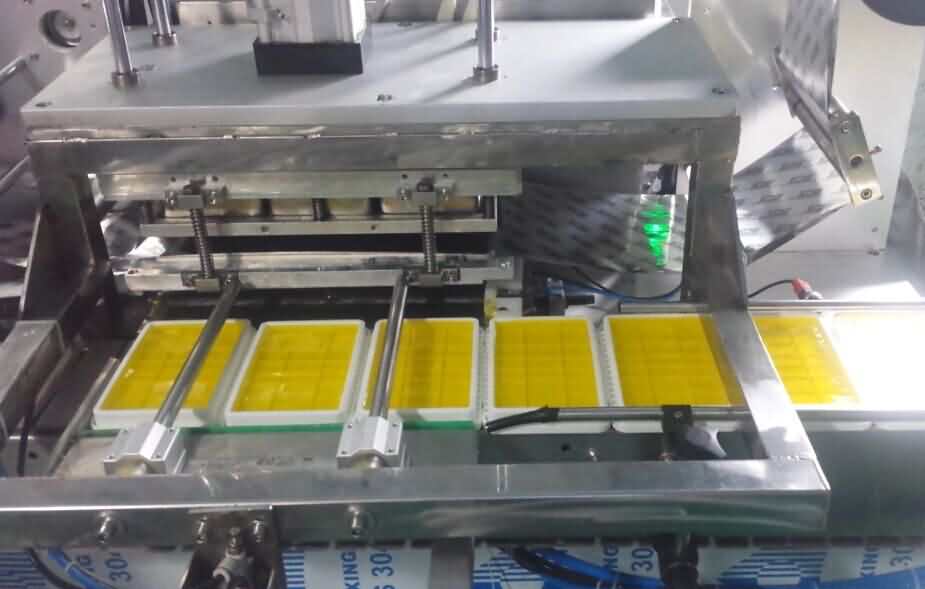 香膏自動封口機